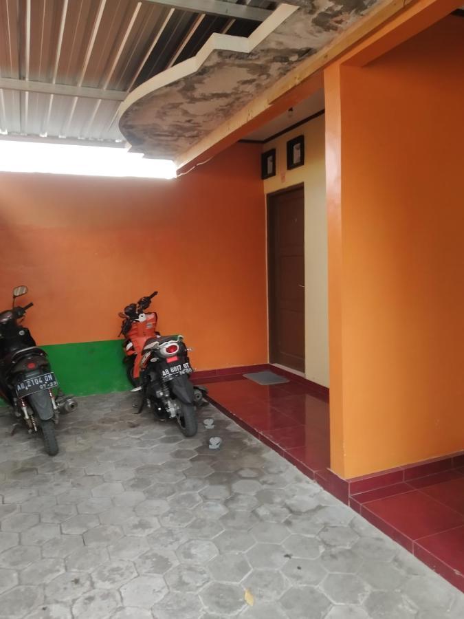 Primadona Homestay Sleman  Kültér fotó